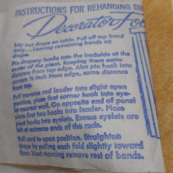 2 Vintage sheer pinch pleat curtains 26 x 69 - Picture 4 of 4